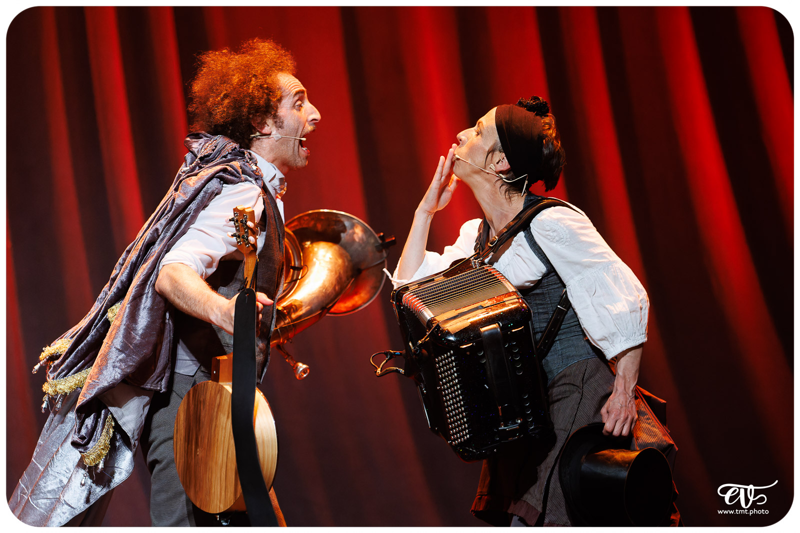 LA CLAQUE (FRED RADIX)